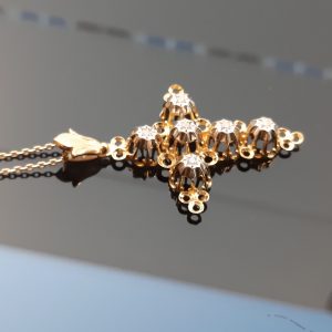 Croix Or Jaune Et Diamants