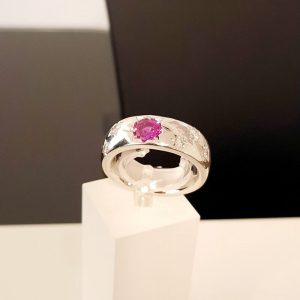 bague saphir rose or blanc 18K et diamants