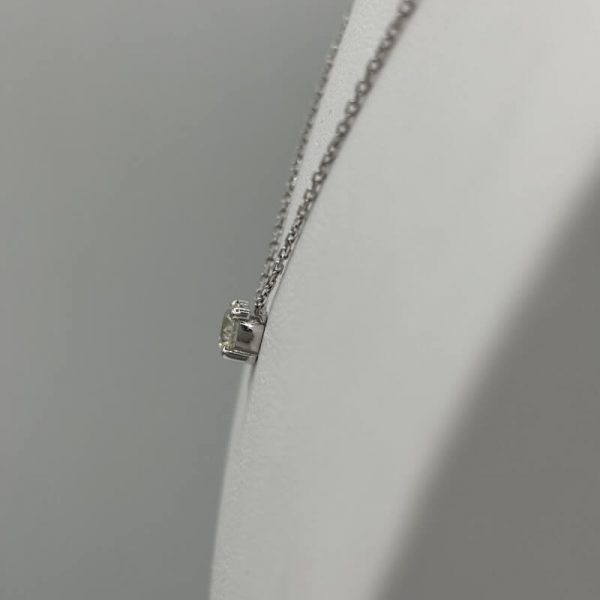 collier pendentif diamant 0,53 Ct