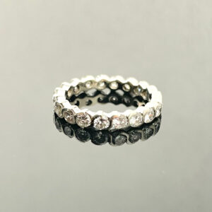 bague alliance diamants et or blanc