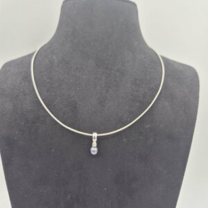 Collier Torque Or Blanc Brillant Perle Tour de coup