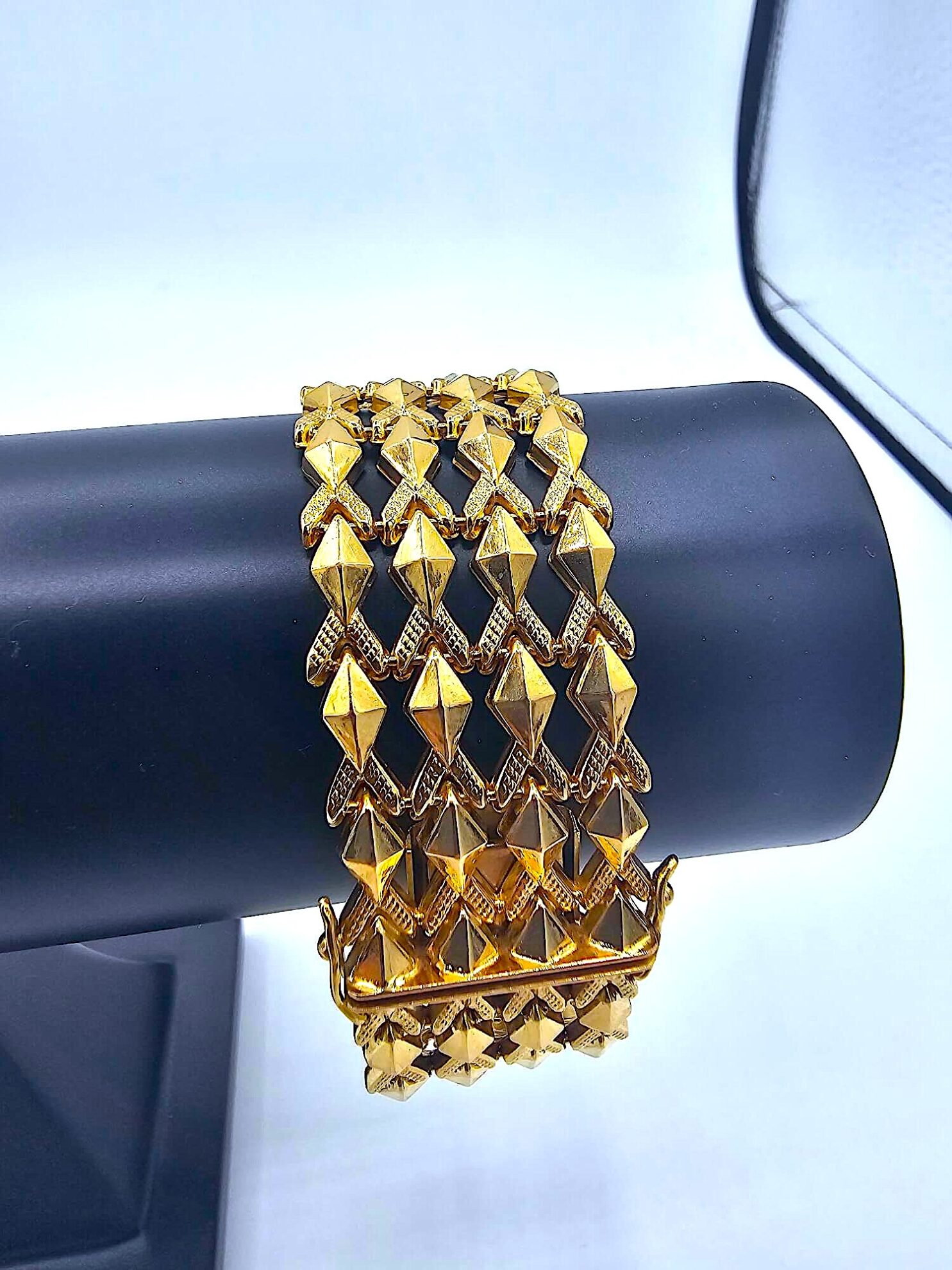 19001 Bracelet Manchette Or Jaune 3 Bracelet Manchette Or Jaune 18K