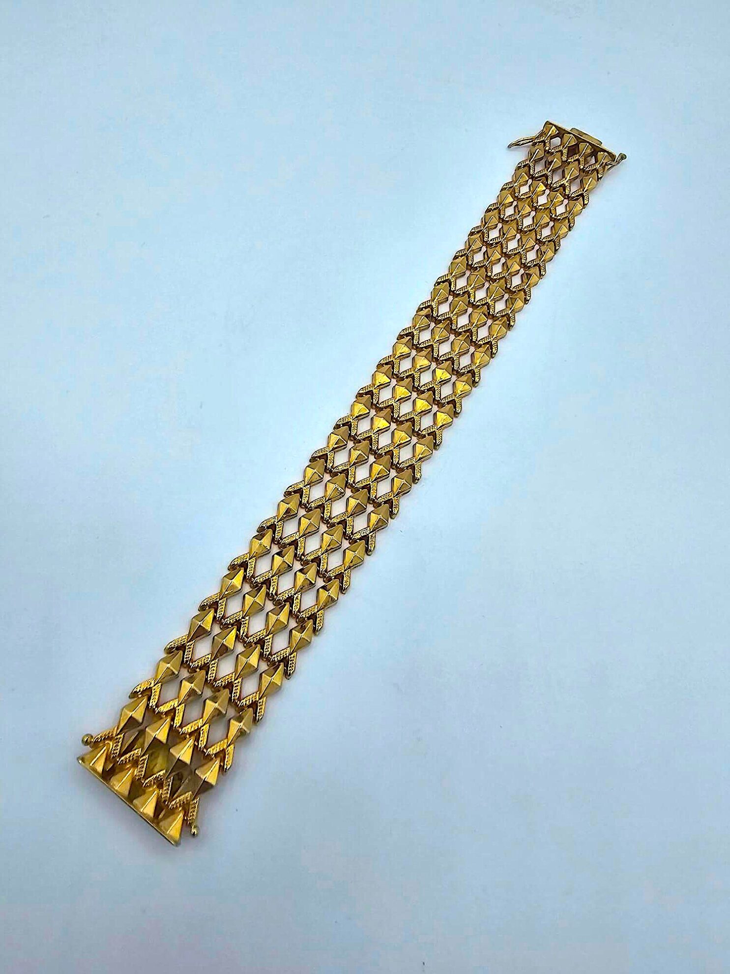 19001 Bracelet Manchette Or Jaune 5 Bracelet Manchette Or Jaune 18K
